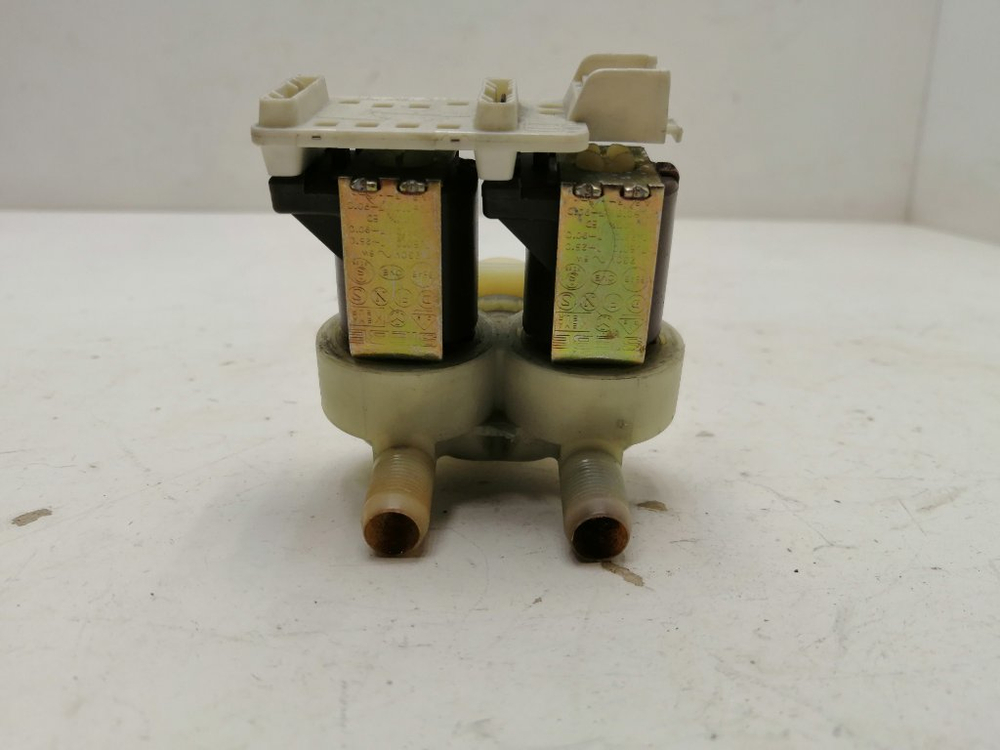 WFC1600 кт115 Клапан подачи воды для стиральной машины Bosch 5550000160 б/у