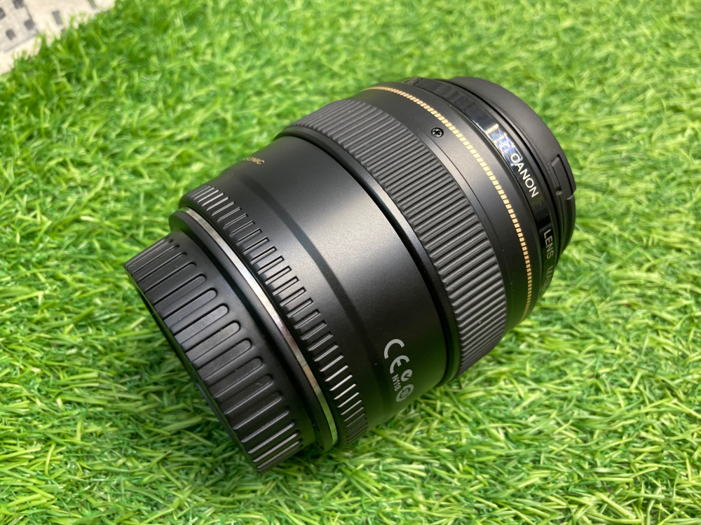 Canon EF 85mm 1.8 USM
