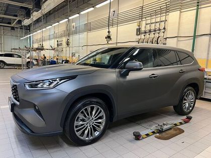Toyota в матовый полиуретан графит Carbins MF AMG