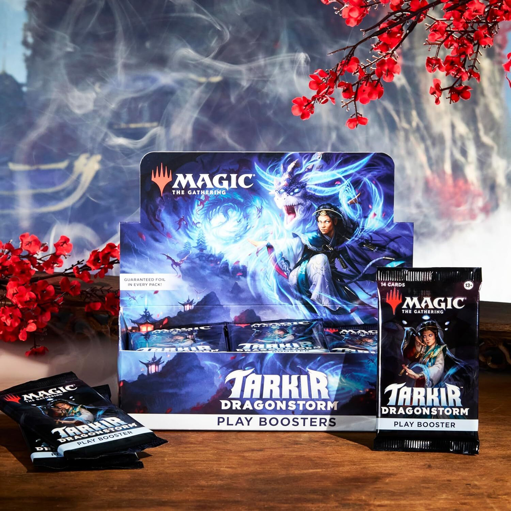 Дисплей игровых бустеров выпуска Tarkir: Dragonstorm (на английском языке)