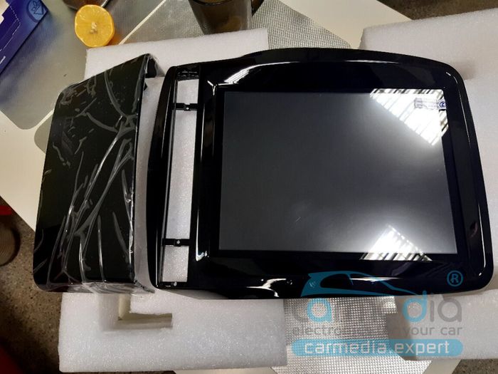 Магнитола для VW Touareg 2 2010-2018 (RCD550) - Kuberg ZF-1108-DSP "Тесла-Стиль" монитор 10.4" на Android 9