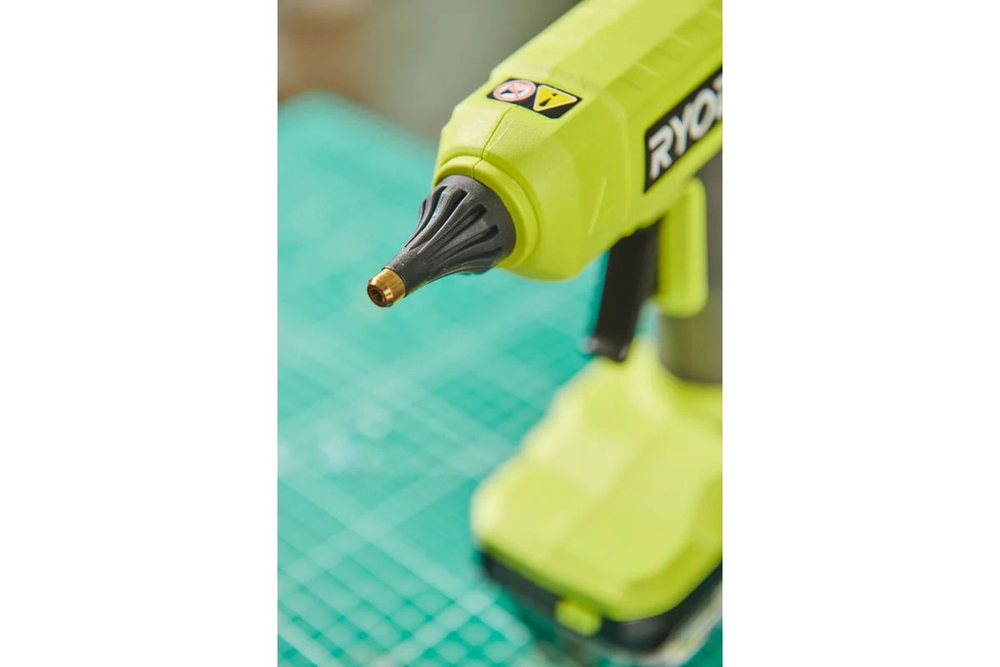 Клеевой пистолет Ryobi 18В RGLM18-0 5133005001