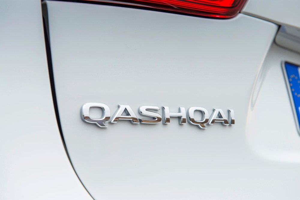 Надпись Qashqai на Nissan / Шильдик Кашкай на Ниссан