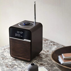 Ruark R1 Mk4 Espresso — портативная мини-система с FM/DAB-радио и Bluetooth