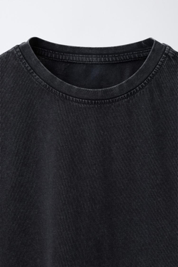 ZARA БАЗОВАЯ ФУТБОЛКА ИЗ ТКАНИ С ЭФФЕКТОМ ПОТЕРТОСТИ, АНТРАЦИТОВО-СЕРЫЙ