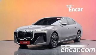 BMW i7