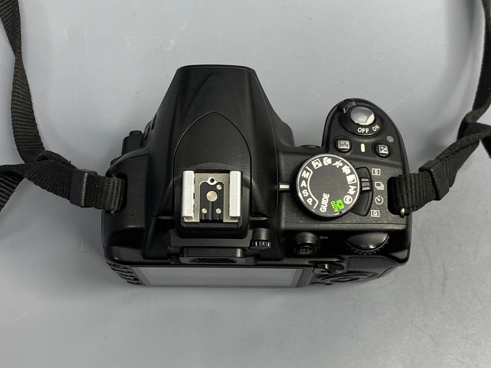 Nikon D3100 kit 18-55mm 25.000 кадров