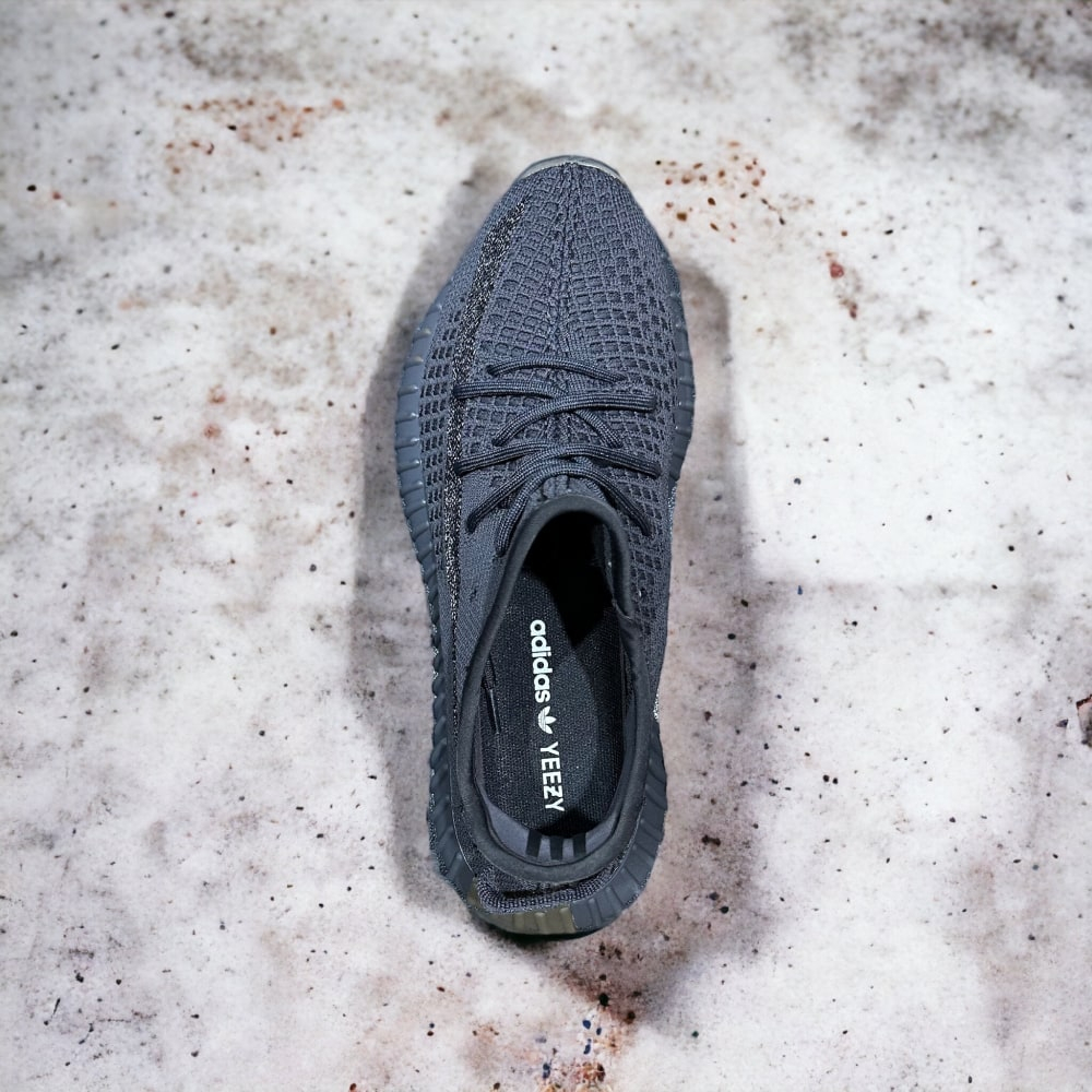 Adidas Yeezy Boost 350 V2 • Cinder