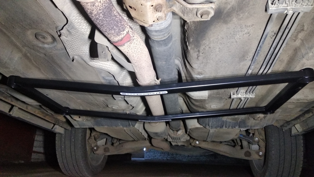 Усилитель жесткости средний нижний 4-х точечный Mitsubishi Outlander 2 XL, Citroen C-Crosser и Peugeot 4007 (ПОД ЗАКАЗ)