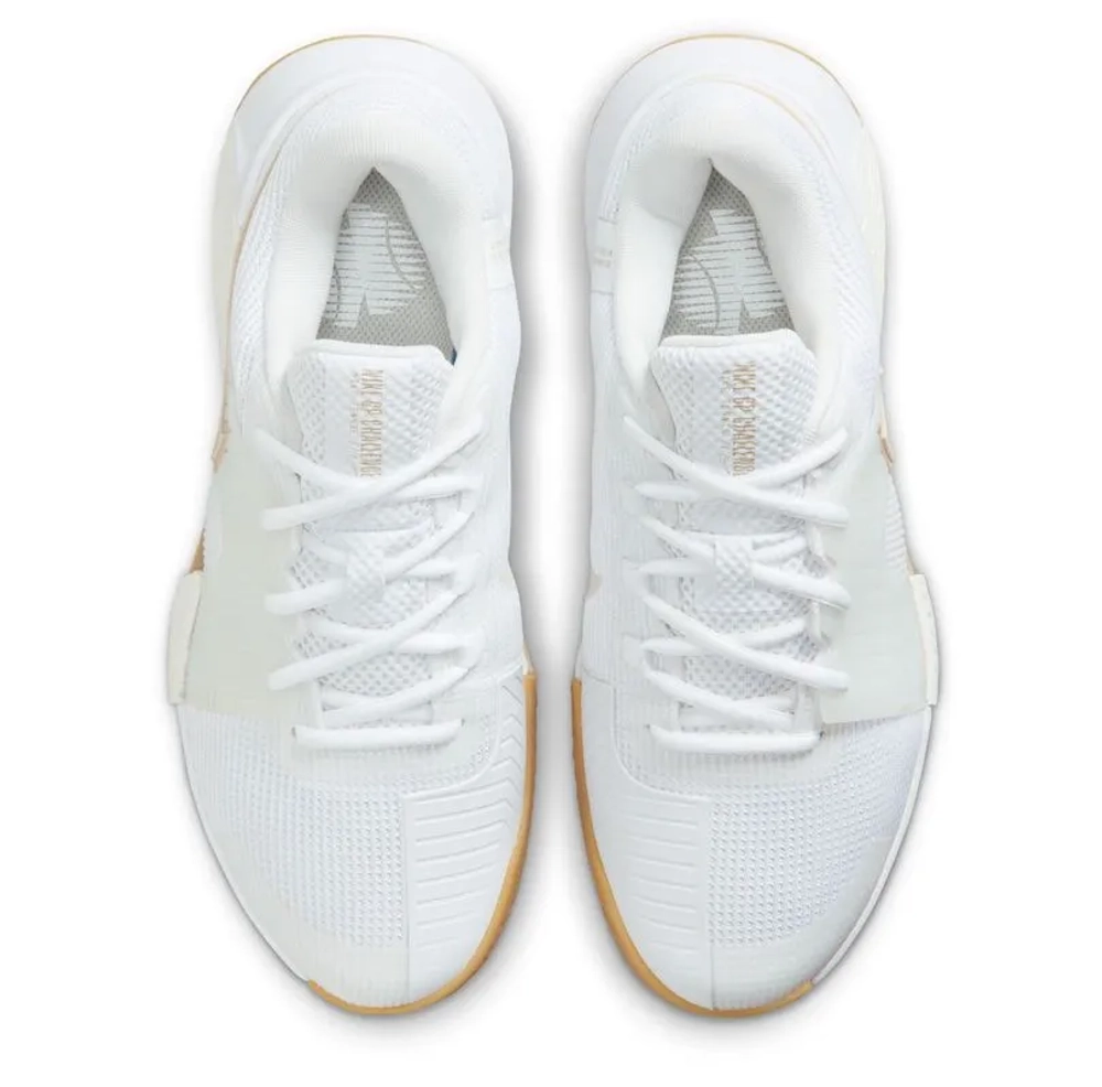 Женские теннисные кроссовки Nike Zoom GP Challenge 1.5 - white/lt orewood/summit white
