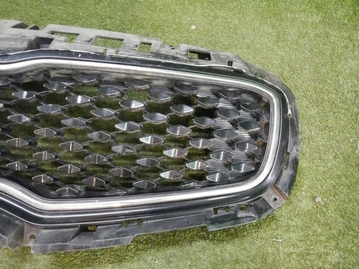 Решетка радиатора KIA Sportage 4 QL (2016-2018)