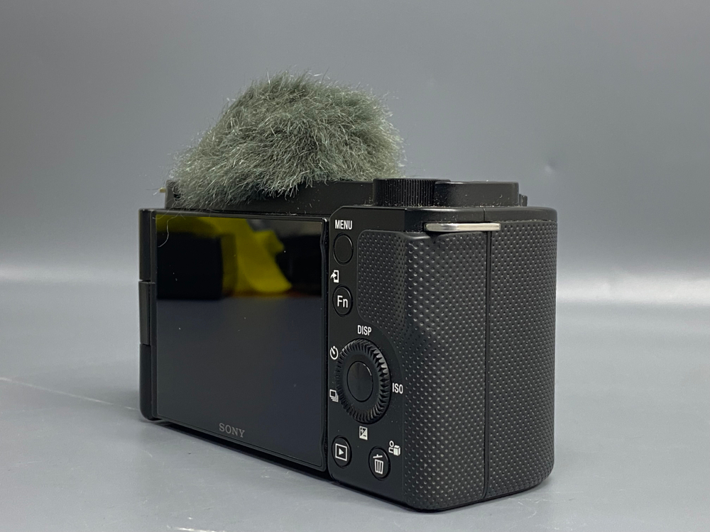 Sony ZV-E10 Kit 16–50mm f/3.5–5.6 OSS — 11 000 кадров