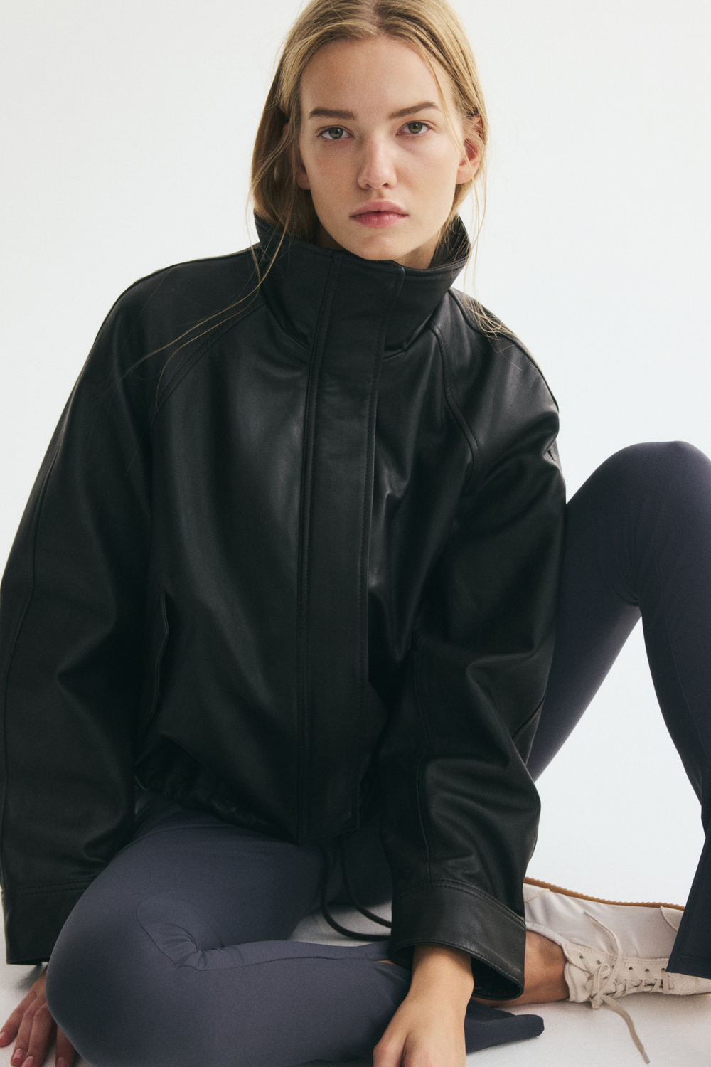 Нейлоновые брюки с ремнём - H&M