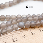 Халцедон, диаметр около 6-6,1 мм, цена за 29-30 шт (1/2 нити)