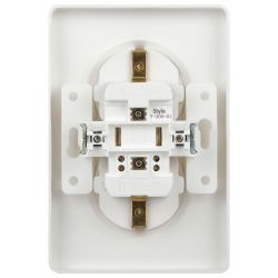 Розетка Intro Style 7-208-01 двойная с заземлением 2X2P+E Schuko со шторками 16А-250В IP20 СУ белый | Intro
