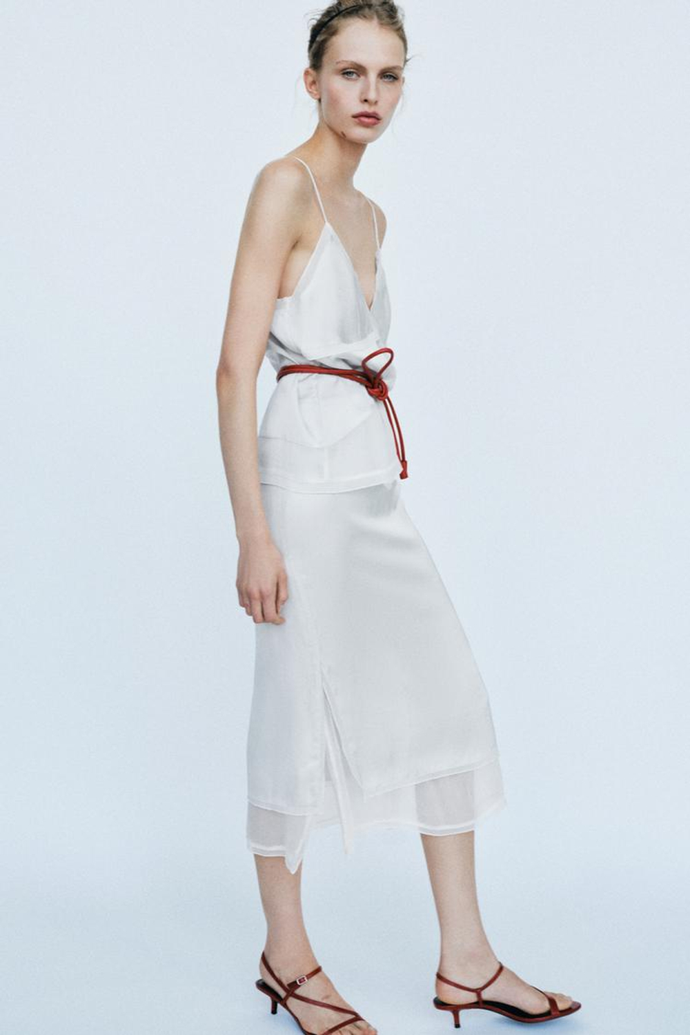 ZARA КОМБИНИРОВАННЫЙ АТЛАСНЫЙ ТОП, ПАСТЕЛЬНО-СИНИЙ