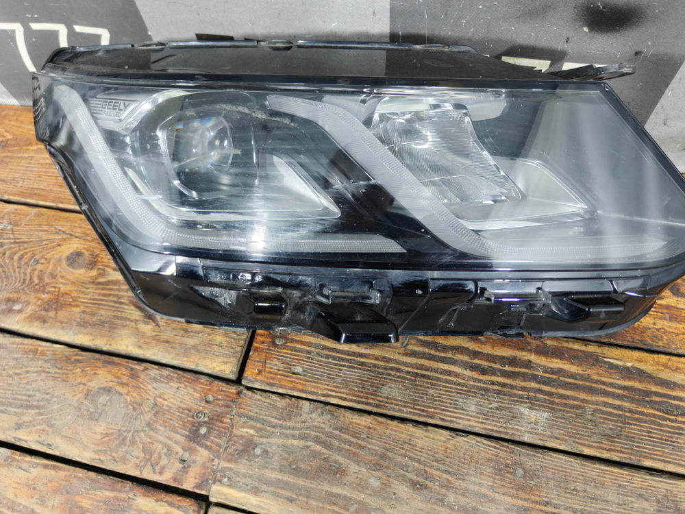 Фара правая LED Geely Coolray 19-нв Б/У Оригинал 7051022400