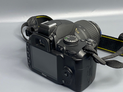 Nikon D3000 Kit 18–55mm — 19 030 кадров