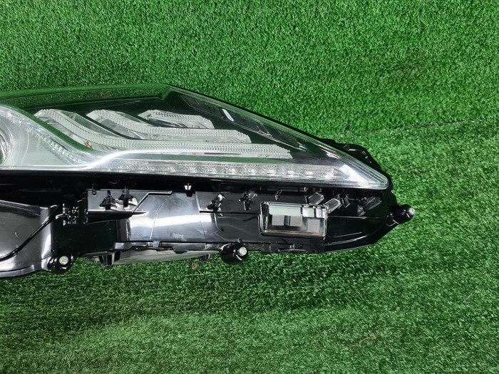 Фара правая Toyota Camry xv70 (2020-н.в.) LED