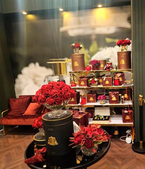 Букет из бутонов красных роз Charente Rose & Rose Petal, Cote Noire