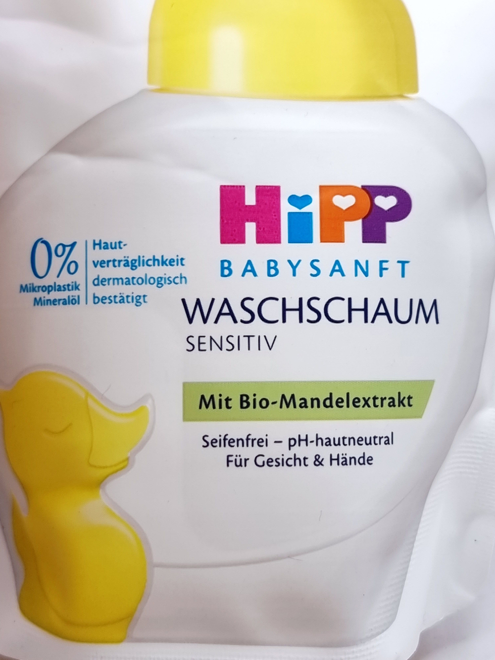 Пена для мытья рук и лица детская Hipp Kids Foaming Sensitive Hand & Face Wash с экстрактом миндаля сменный блок 250 мл (Швейцария)