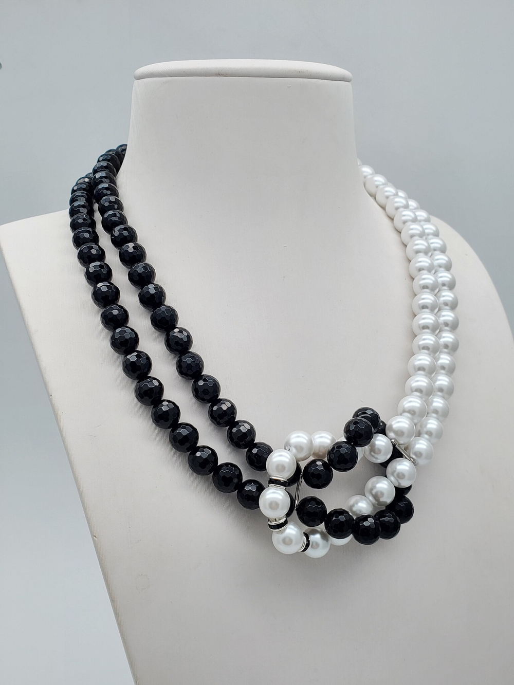 91001097 Колье SELENA PEARLS