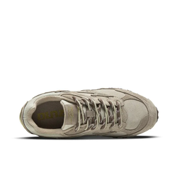alt="Кроссовки Mizuno LG 60S 2K арт. D1H242107 бежево-коричневая расцветка вид спереди"