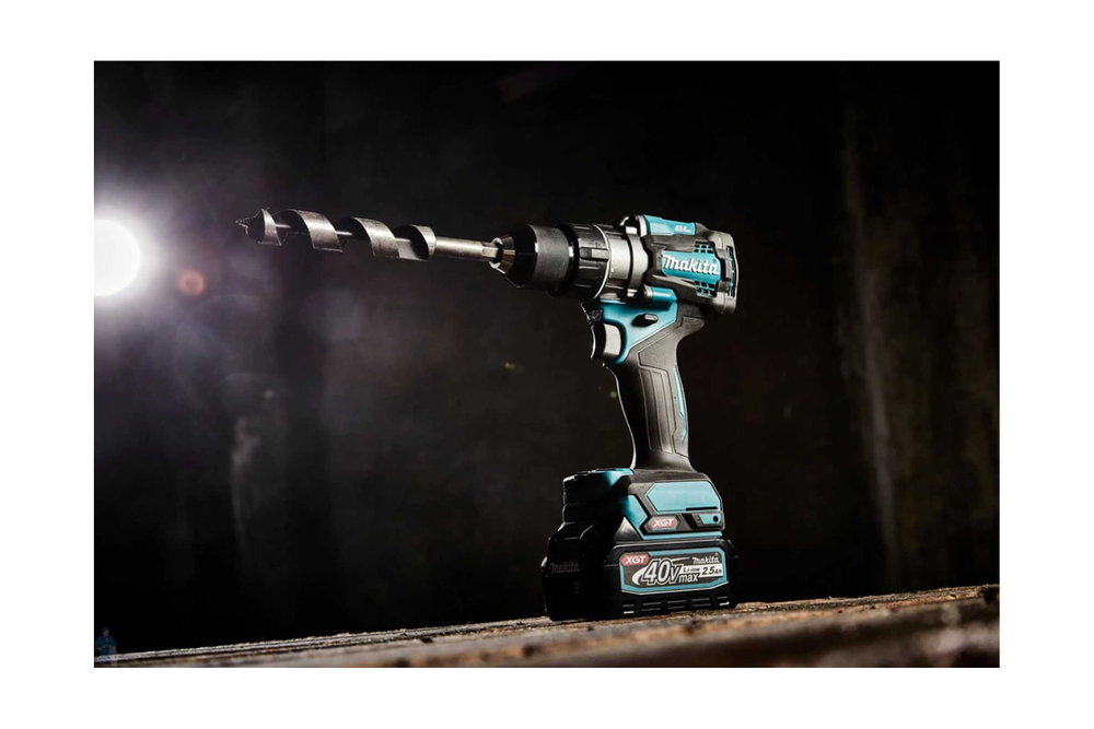 Аккумуляторная дрель-шуруповерт Makita XGT BL 40В DF001GD201