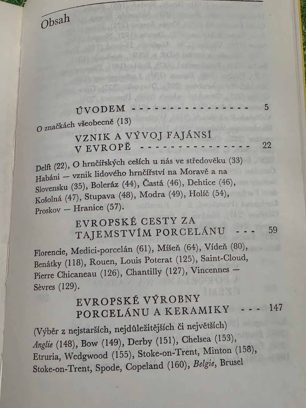 Книга "Kouzlo keramiky a porcelnu"