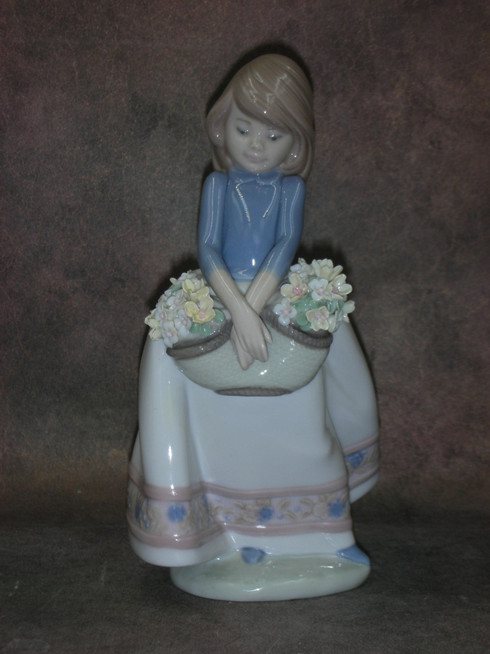 Статуэтка. Фарфор. Майские цветы. Lladro. Испания