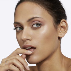 MAC Cosmetics Strobe Cream - Увлажняющий крем с осветляющим эффектом оттенок Goldlite, 50 ml