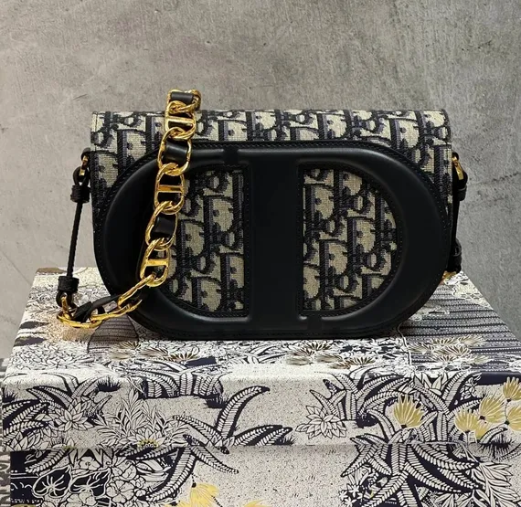 Сумка Dior CD Signature с ремнем
