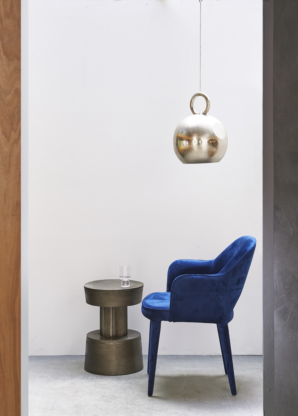 Приставной столик Pols Potten Bolt antique brass, латунь