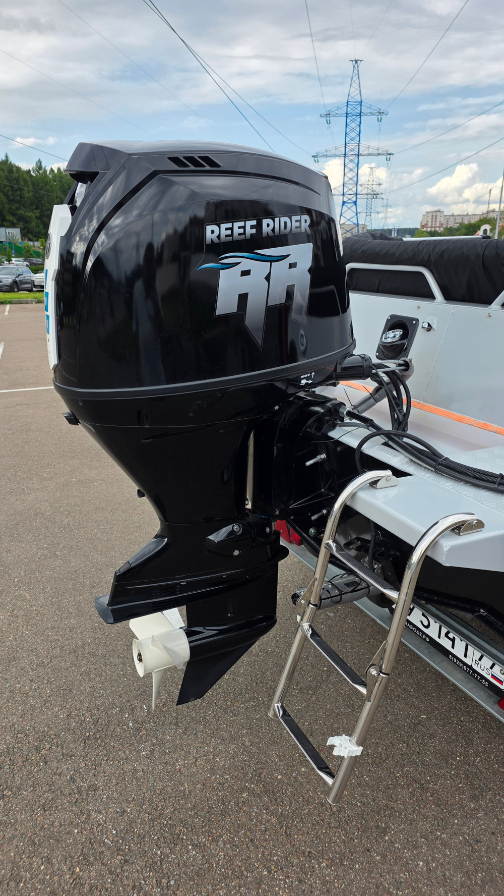 Готовый комплект Лодка Беркут L-HT PRO с мотором ReefRider 100PRO и прицеп Вектор