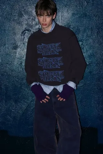 PULL&BEAR Толстовка "Stranger Things", темно-серый