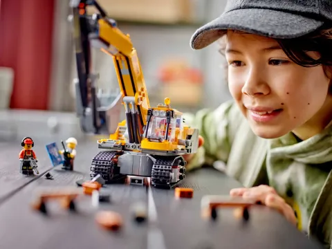 Конструктор LEGO City 60420 Желтый строительный экскаватор