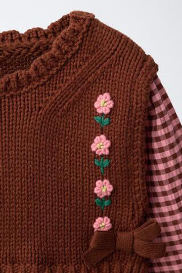 ZARA КОМБИНИРОВАННОЕ ПЛАТЬЕ В КЛЕТКУ ВИШИ С ВЫШИВКОЙ, ЦВЕТ ФУКСИИ