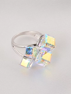 Кольцо коктейльное Мираж с кубиками-хамелеонами Swarovski