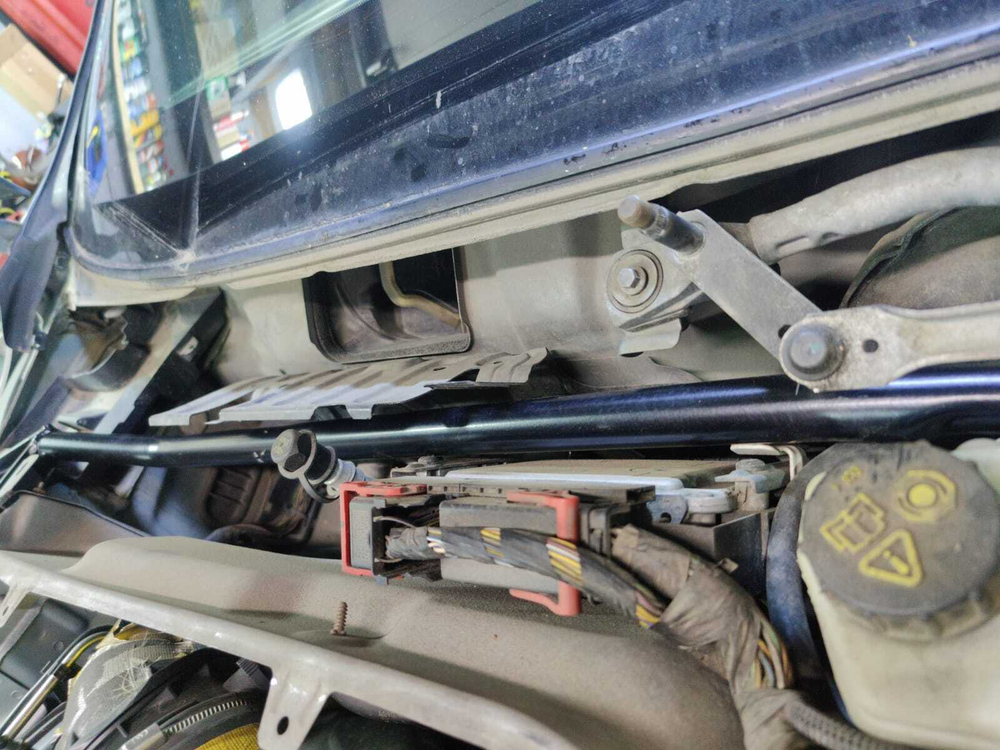 Распорка передних стоек (стаканов) Volvo S60 2, Volvo V60 1, Volvo S80 2 и Volvo XC70 3 (ПОД ЗАКАЗ)