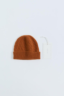 ZARA TIMELESS — ШАПКА С КОСАМИ, МЕДНЫЙ
