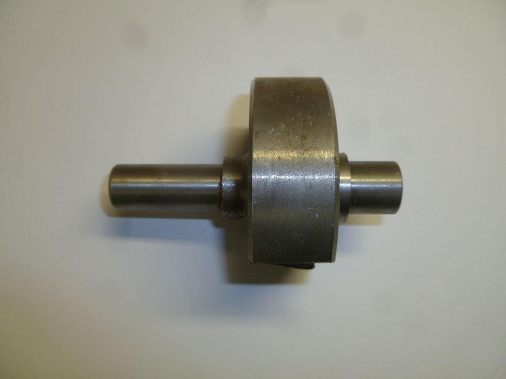 Вал вибратора (L=90 мм) с противовесом виброрейки / (SHAFT Assy&Counter weight,М128100004- М128100003)