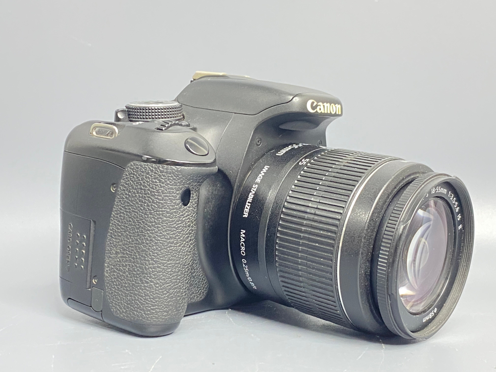Canon 600D kit 18-55mm IS ll 30.000 кадров