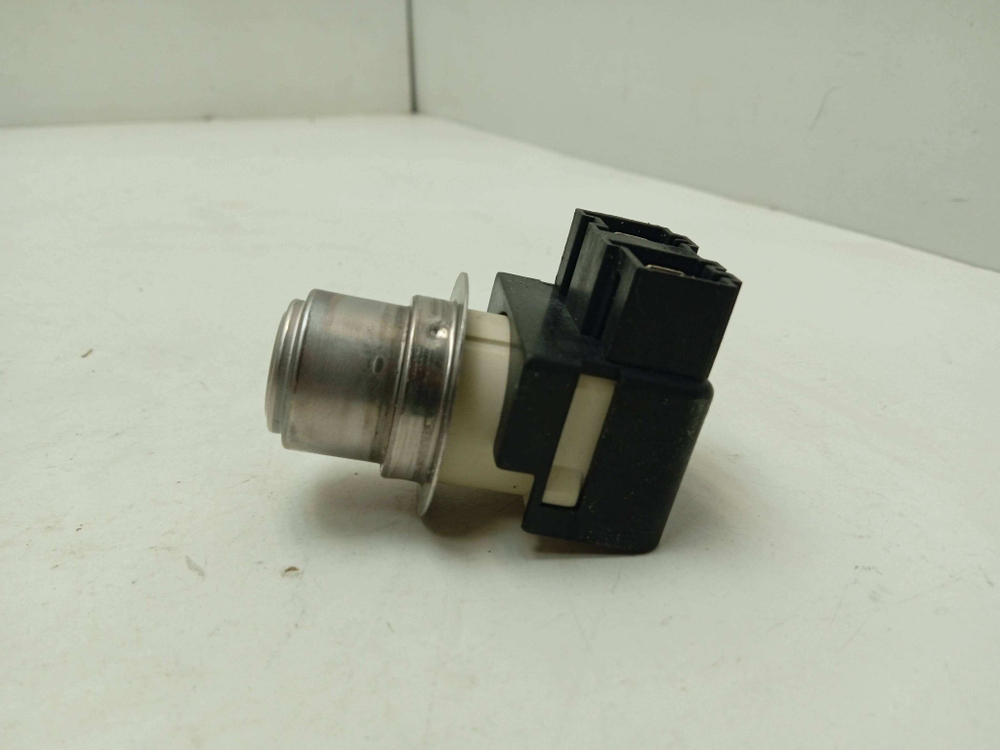 SRV55T03EU/30 ктп17 Термостат для посудомоечной машины Bosch 5600049067 б/у