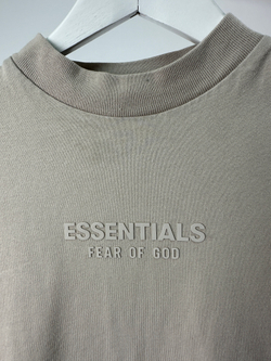 Футболка Essentials