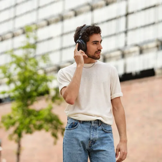 Беспроводные наушники Sennheiser Momentum 4 Wireless Black