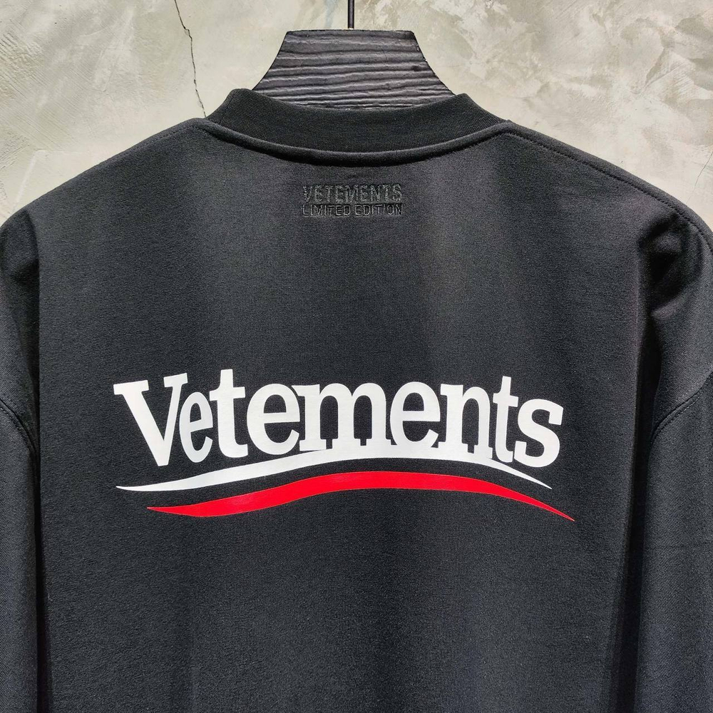 Футболка Vetements