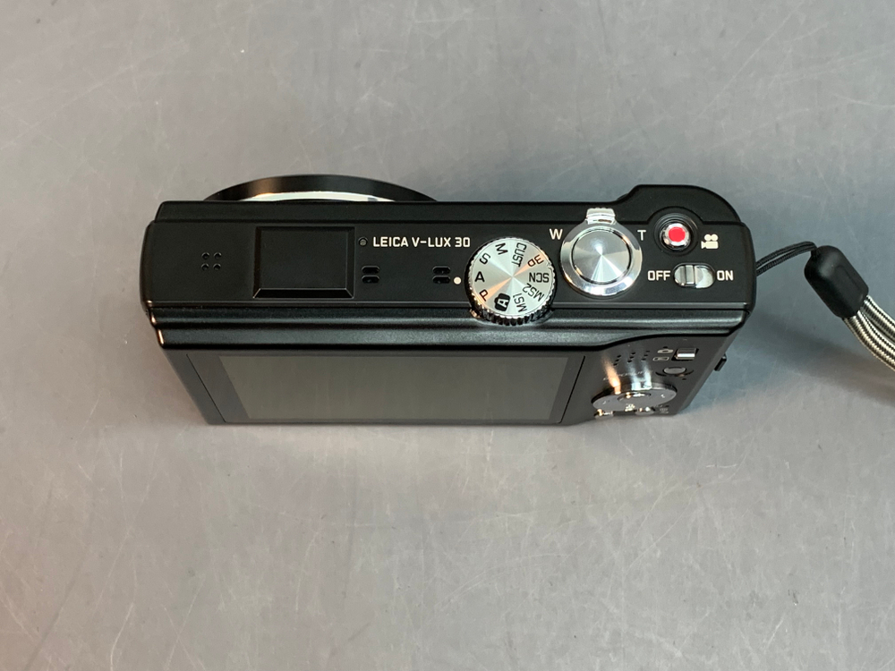 Leica V-LUX 30