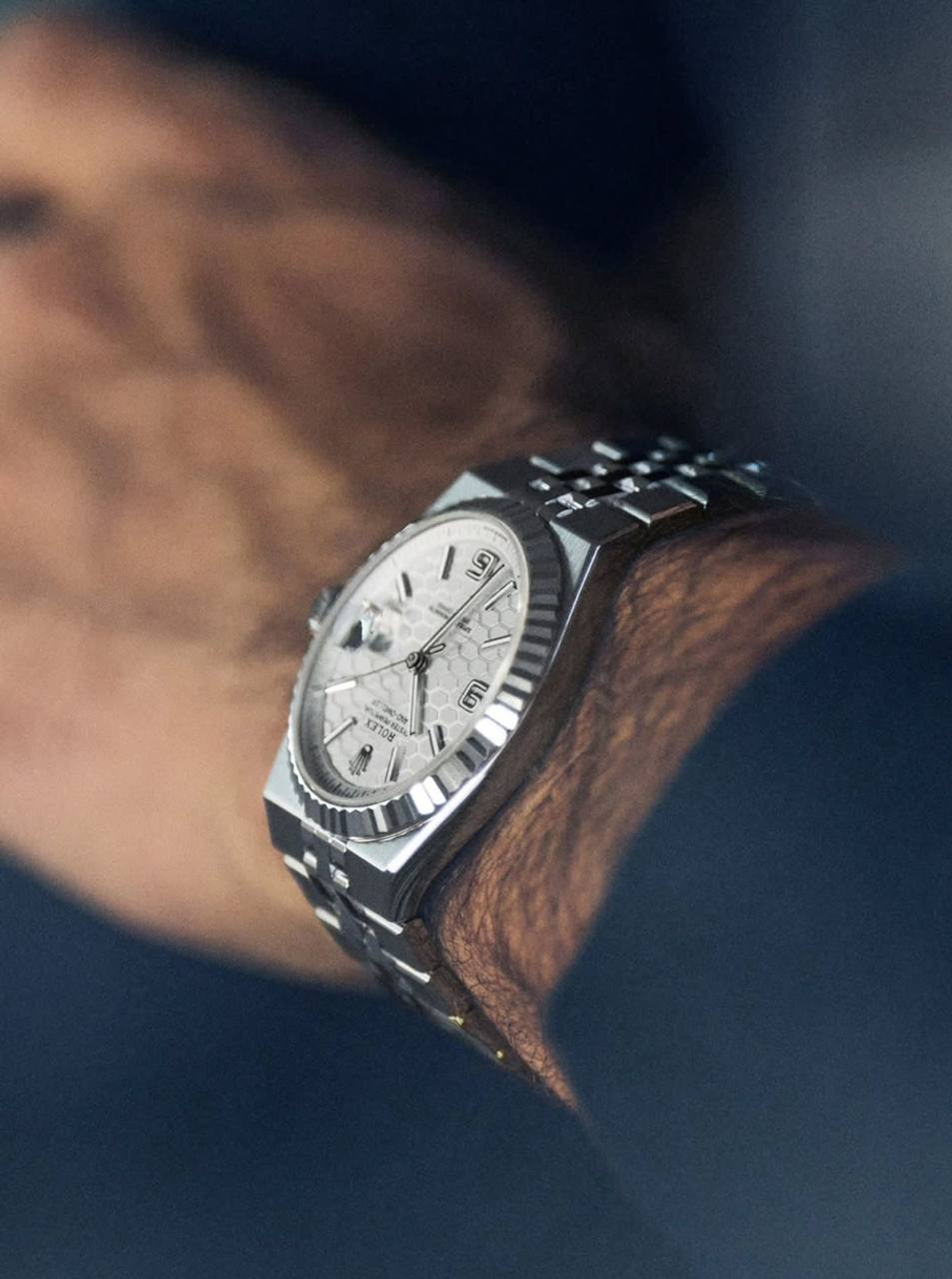 Часы Rolex Land-Dweller Deep White Dial Honeycomb Decor