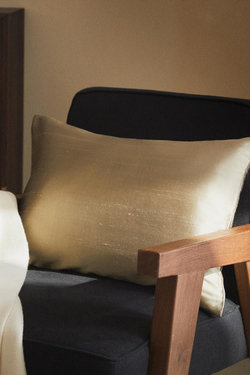 ZARA HOME ОДНОТОННЫЙ ШЕЛКОВЫЙ ЧЕХОЛ ДЛЯ ДЕКОРАТИВНОЙ ПОДУШКИ, ЗОЛОТИСТЫЙ