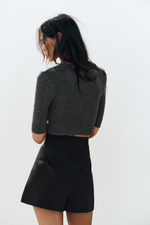 ШОРТЫ ИЗ ИСКУССТВЕННОЙ КОЖИ СО СКЛАДКАМИ — ZARA